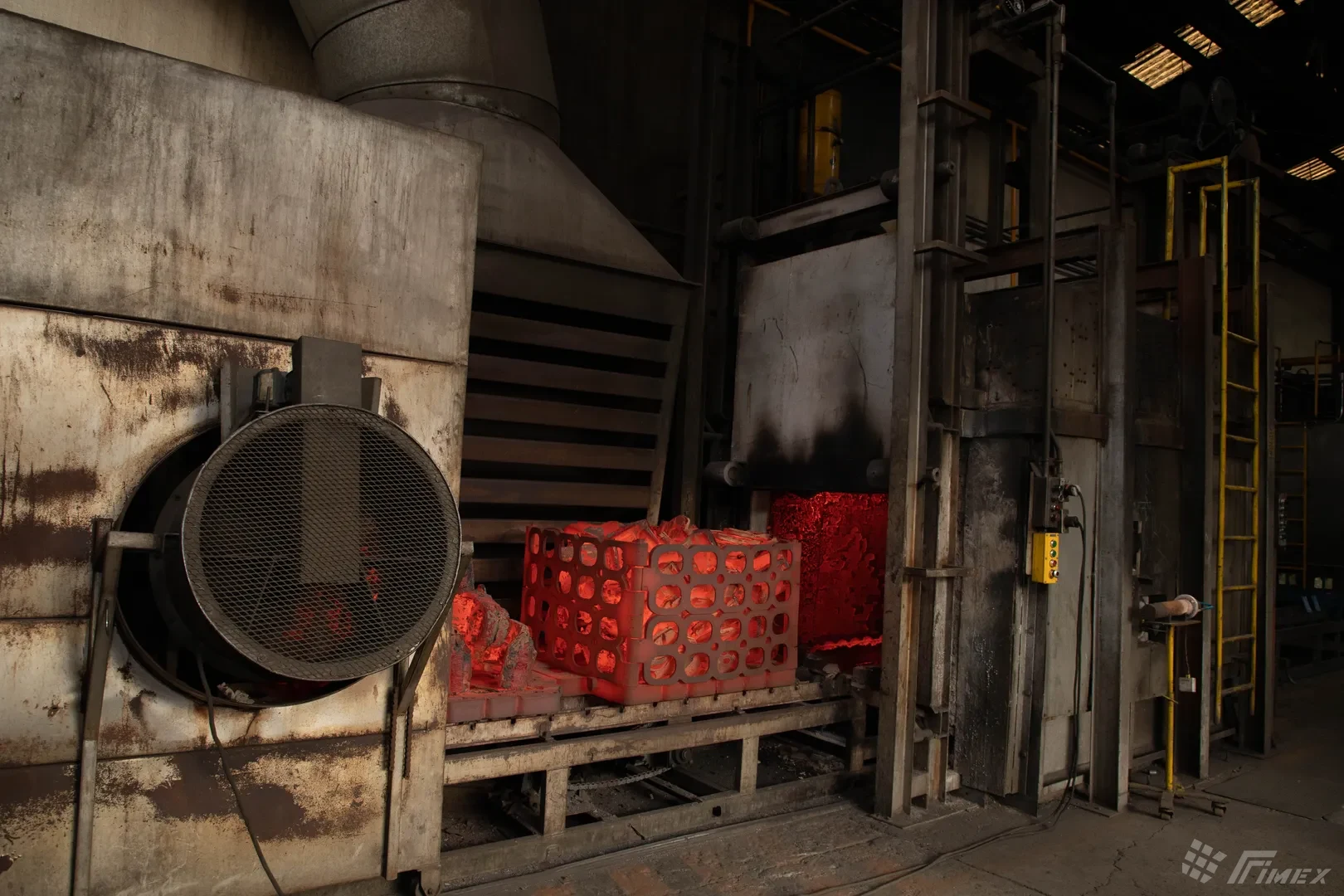 Piezas al Rojo Saliendo del Horno