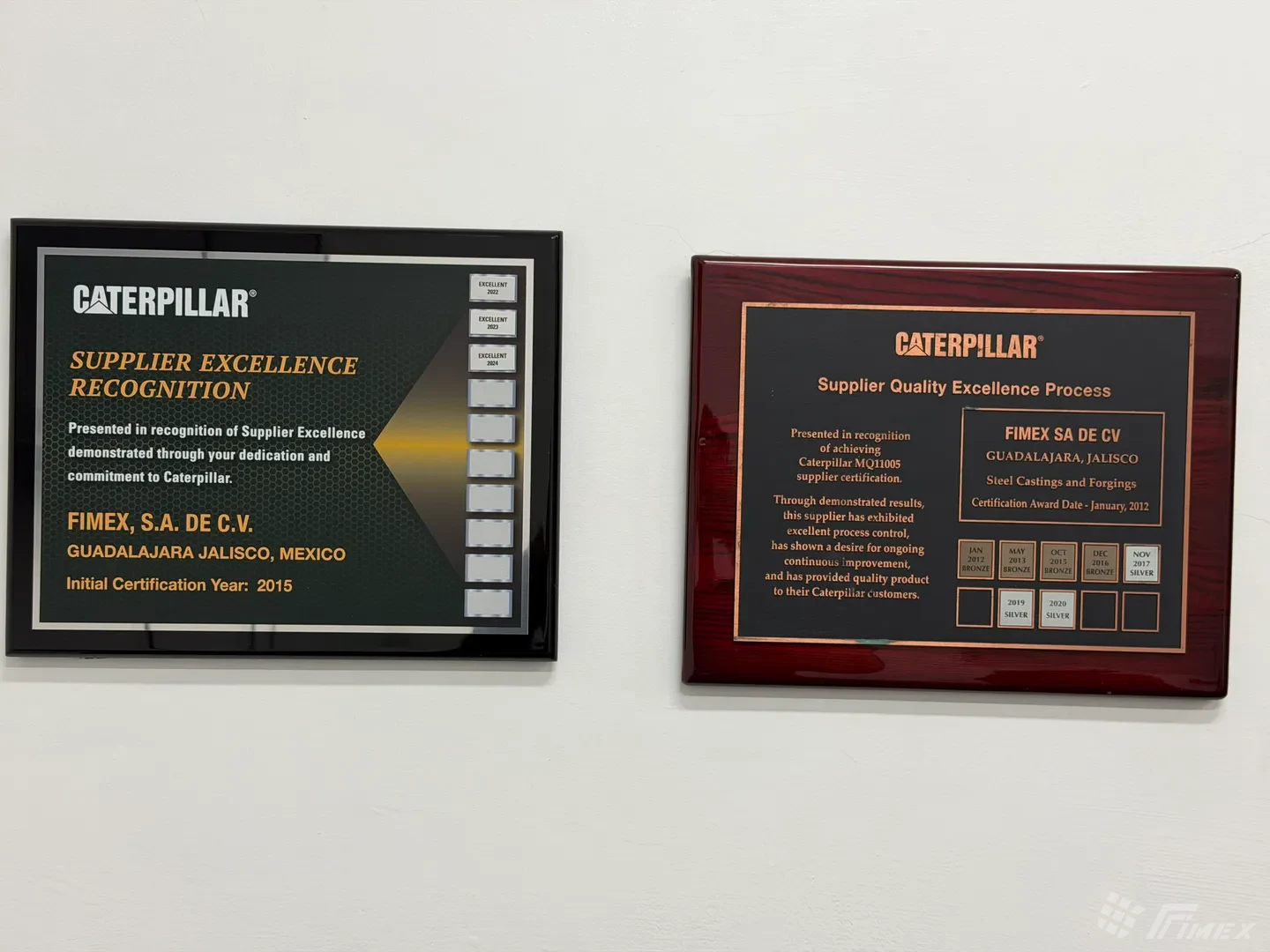 Placas Caterpillar Supplier Excellence